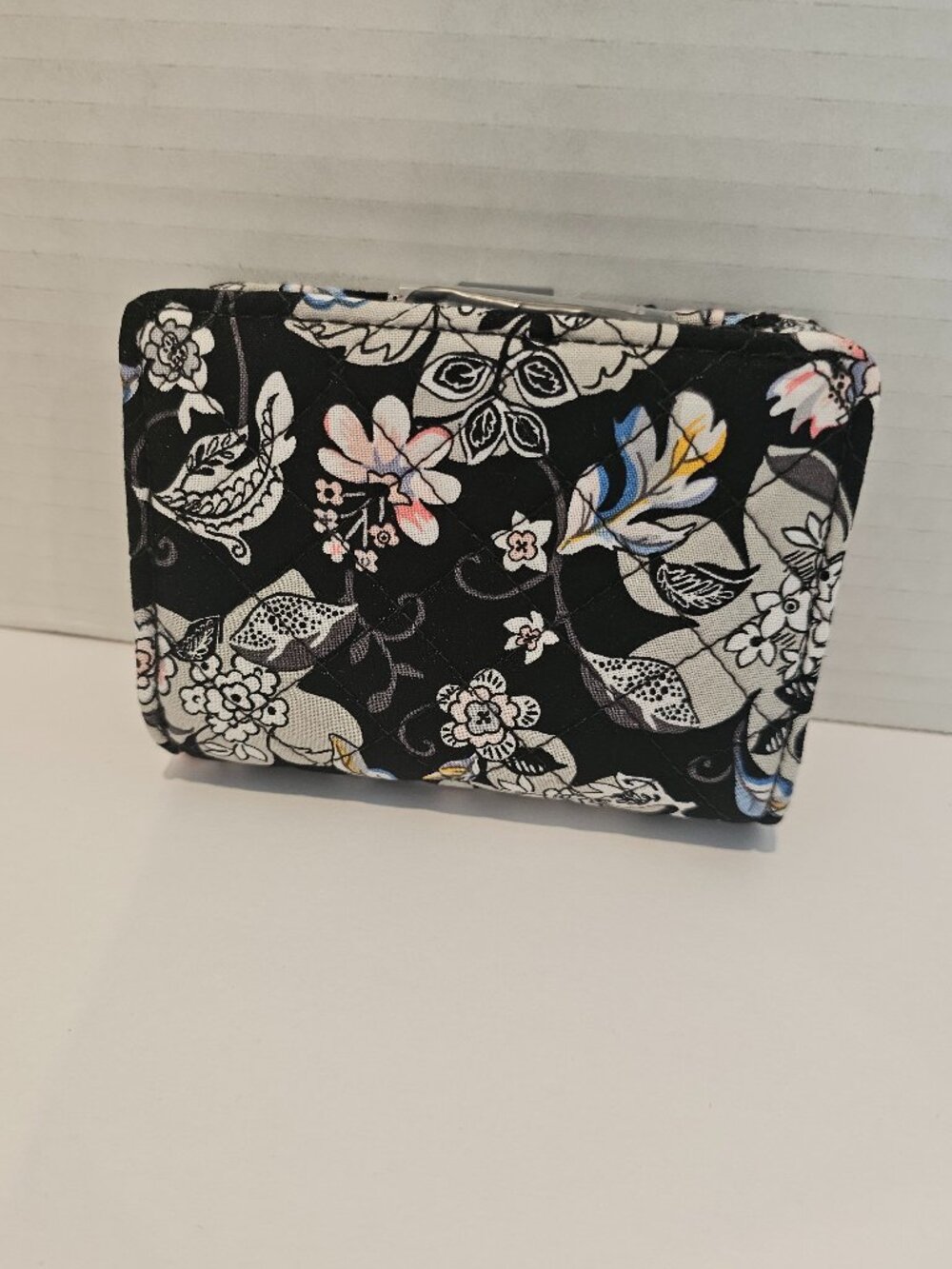 NWT Vera Bradley Iconic RFID Small Wallet Holland Garden Black White Floral - Picture 2 of 8
